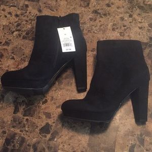 NEW black heeled booties